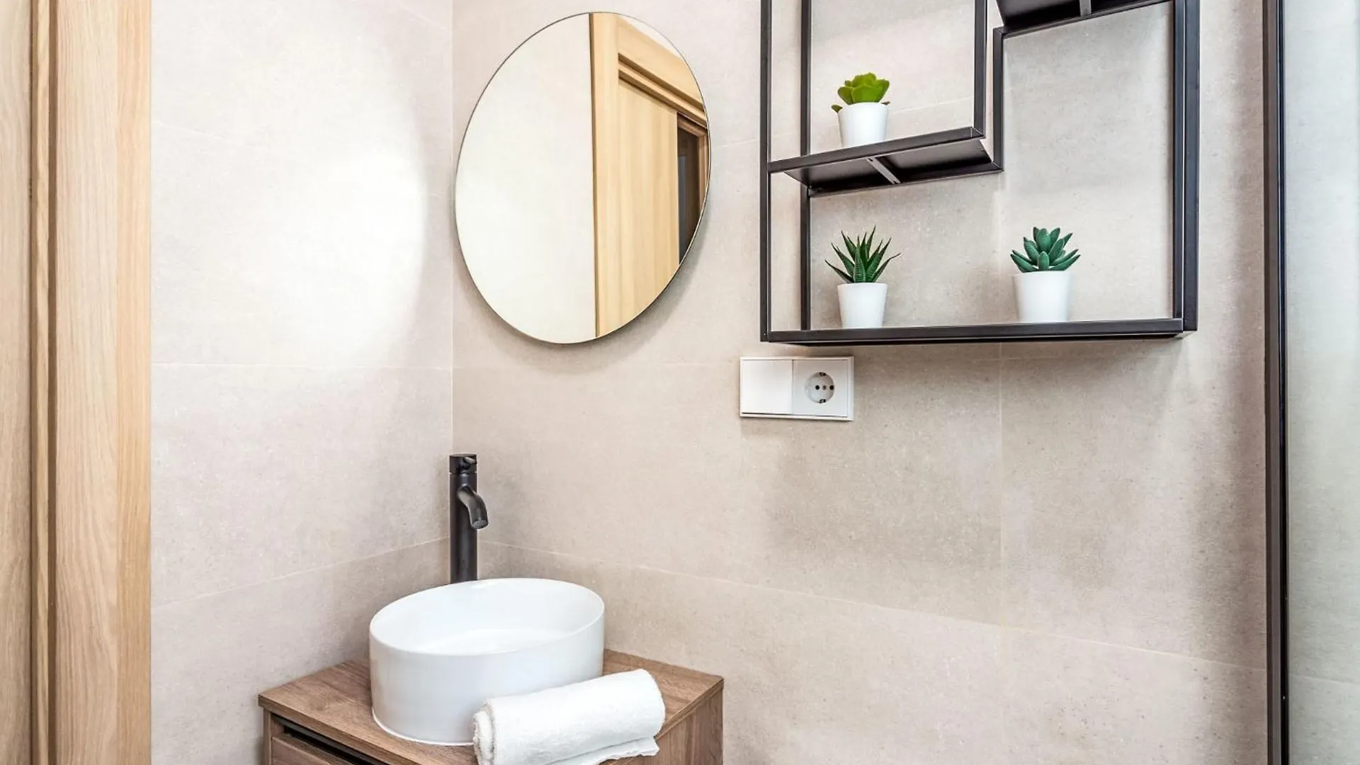 Apartment Carihuela Playa-2 By Interhome Torremolinos